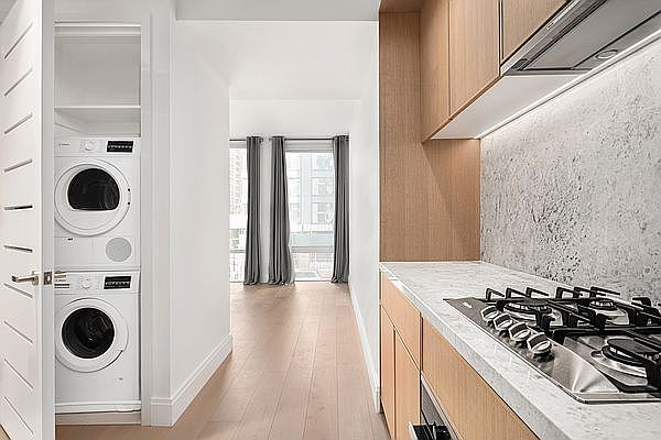 1st image of 501 3rd Ave #3D