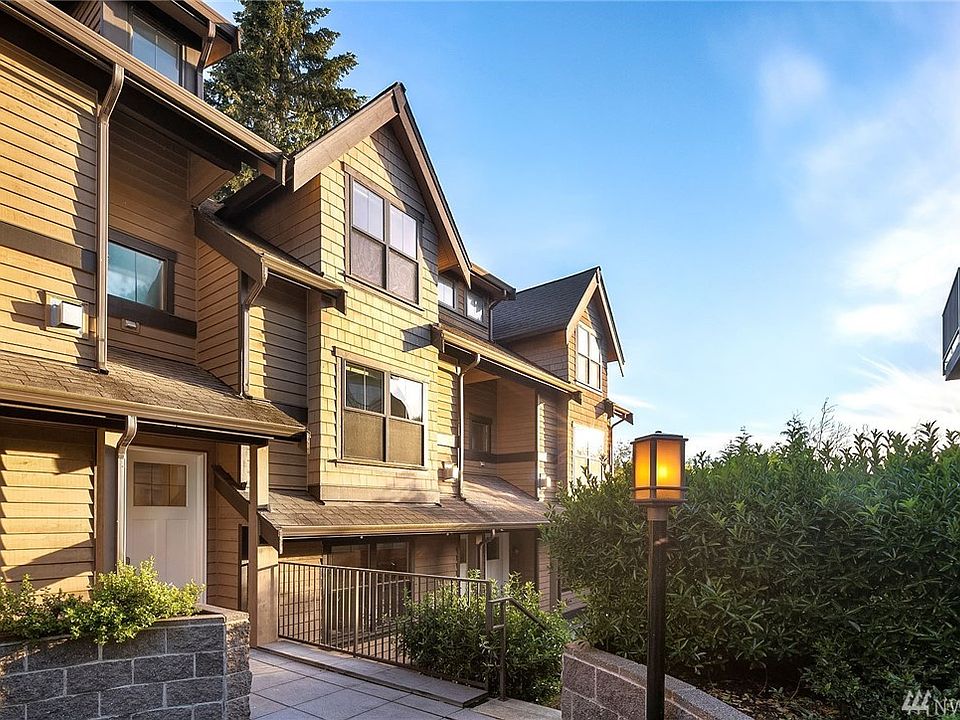 1st image of 317 Bellevue Way SE #317