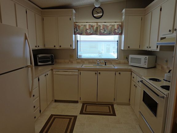 3rd image of 10620 SW 27th Ave Lot 5G