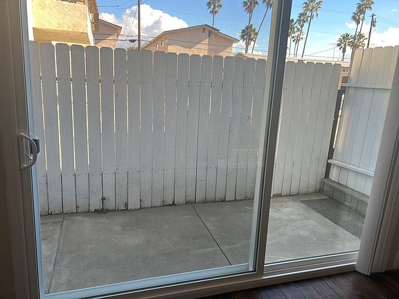 4th image of 4024 Emerald St #353274592