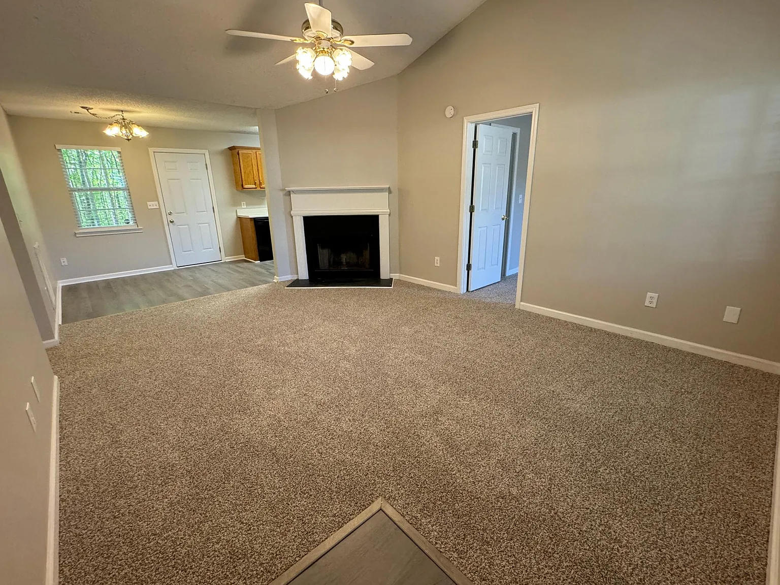 3 bed, $1,745 — Photo 4