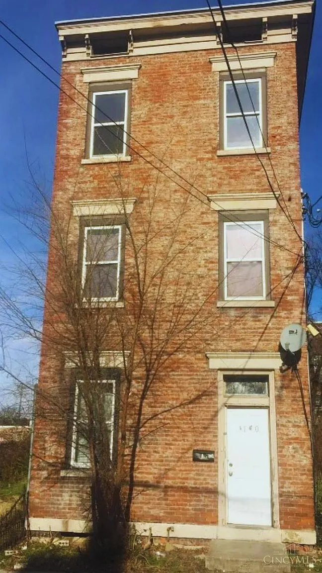 1120 Garden St photo 1