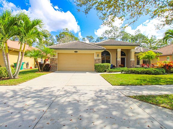3rd image of 14864 Indigo Lakes Cir