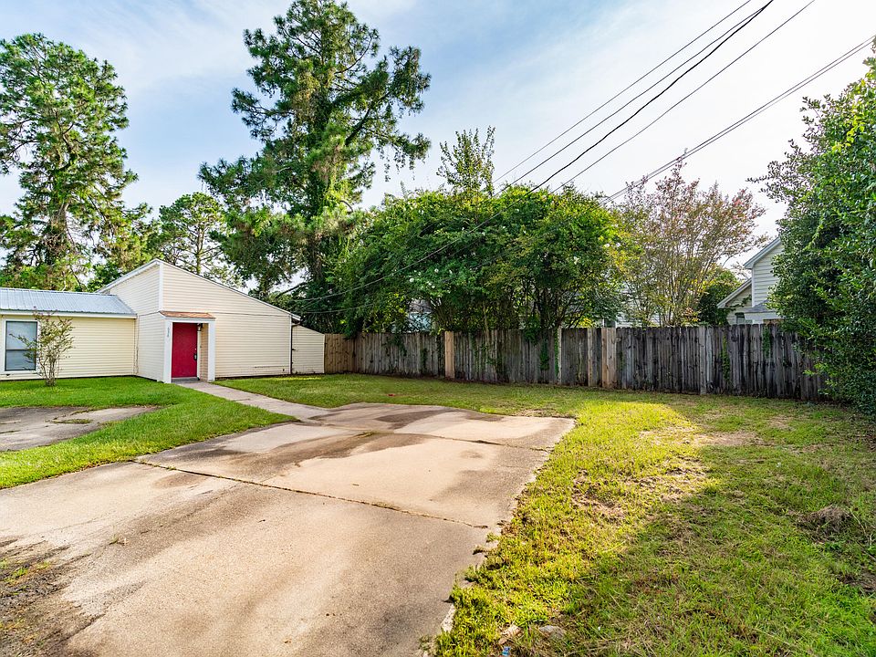 1st image of 634 Carnathan Ct