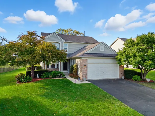 35 S London Ct, South Elgin, IL 60177