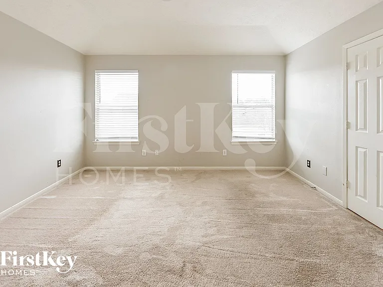 21602 Skyla Cir — Photo 10