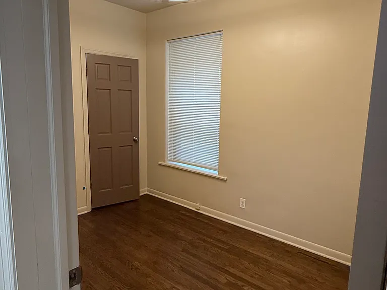 4021 N Lavergne Ave #1 — Photo 8
