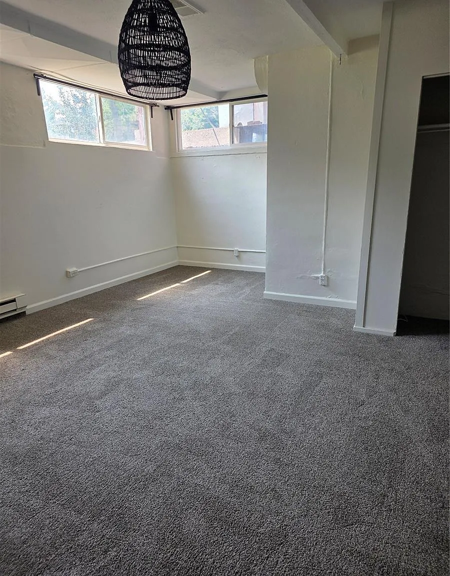 2 bed, 1.0 bath, 900 sqft, $1,395 — Photo 2