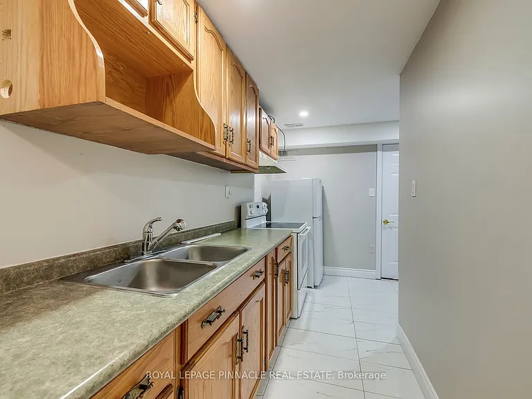 11 Frankfurt St #LOWER — Photo 11