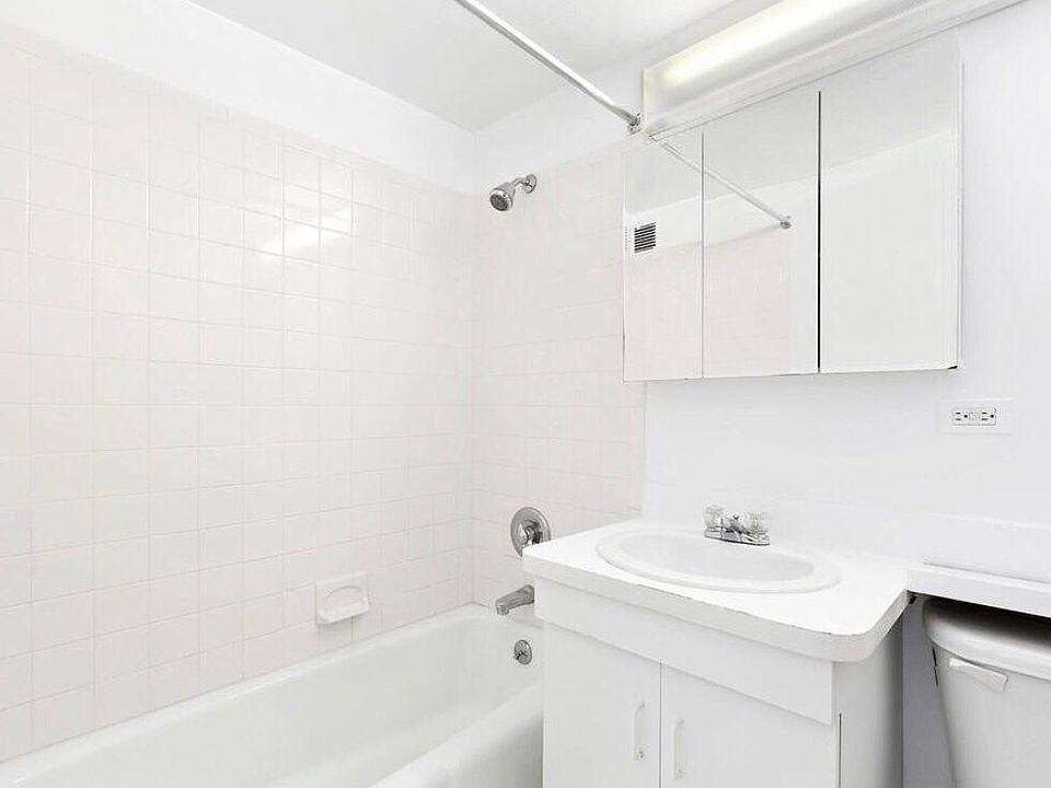 1st image of 235 S Lexington Ave