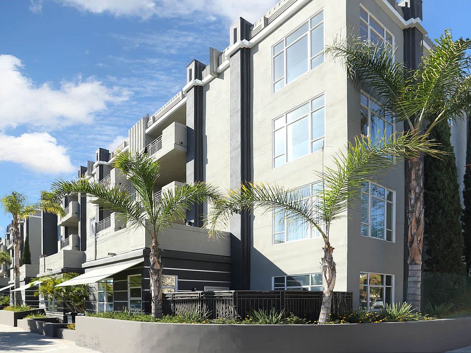 Victor on Venice Apartments Building