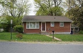 1st image of 512 Center St