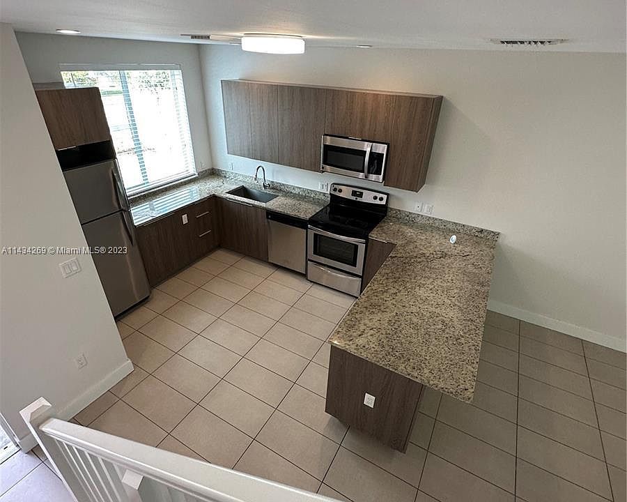 1st image of 515 NE 121st St #1A