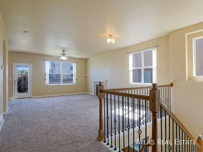 5828 Cumbre Vista Way — Photo 7
