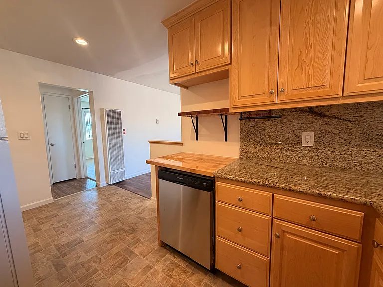 1156 Santa Clara St #8 — Photo 4