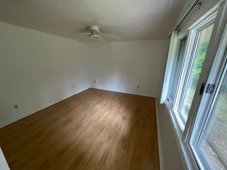 4050 Linwood Dr — Photo 14