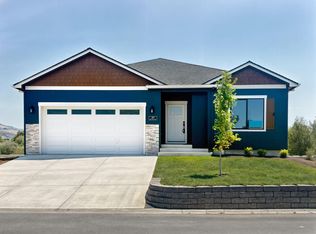 120 Oak Valley Dr, Talent, OR 97540