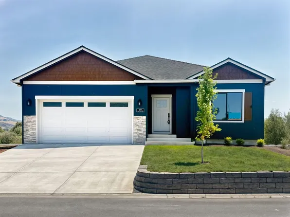 120 Oak Valley Dr, Talent, OR 97540