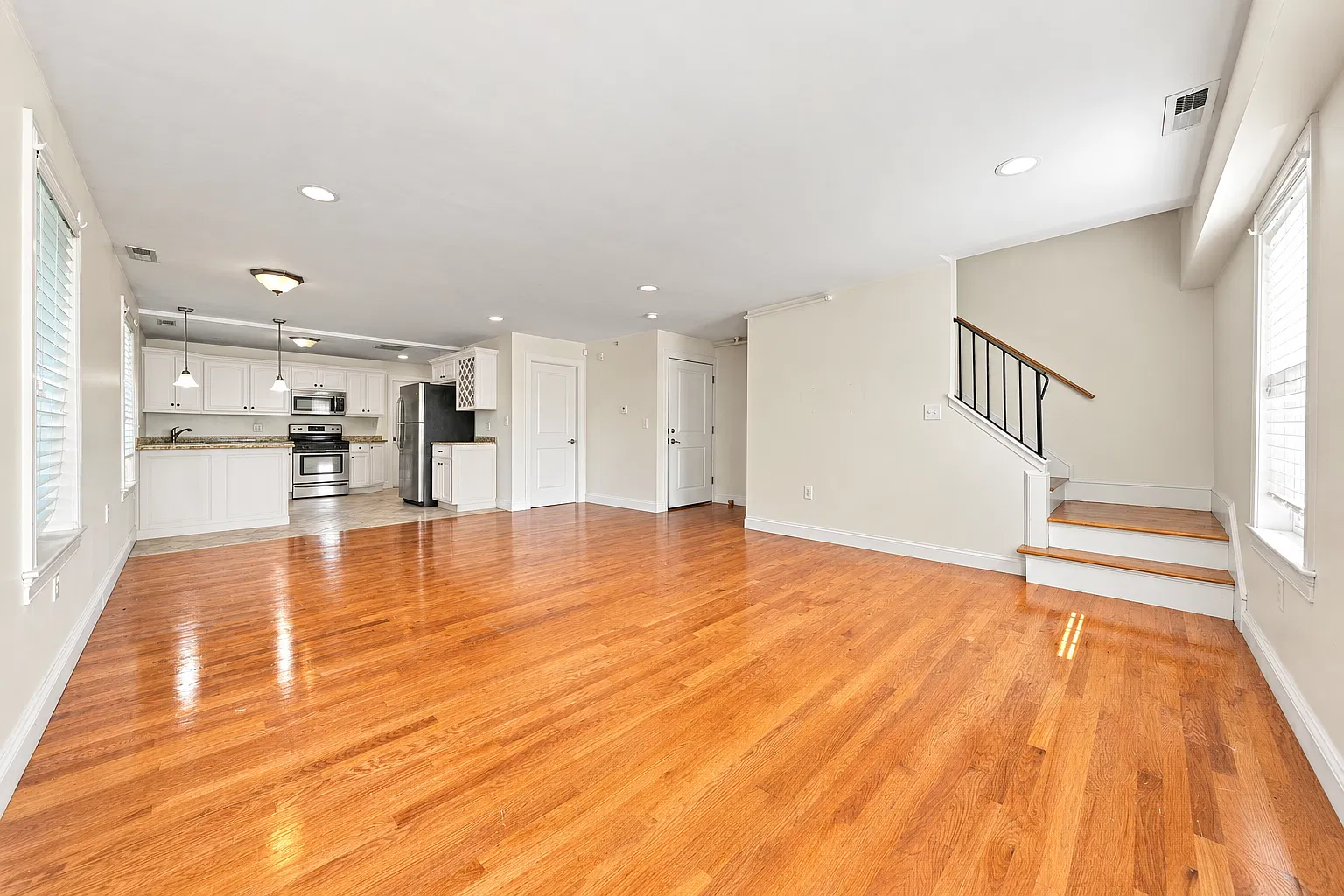 2 bed, 1345 sqft, $2,950 — Photo 2