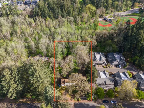 4735 Oakridge Rd, Lake Oswego, OR 97035