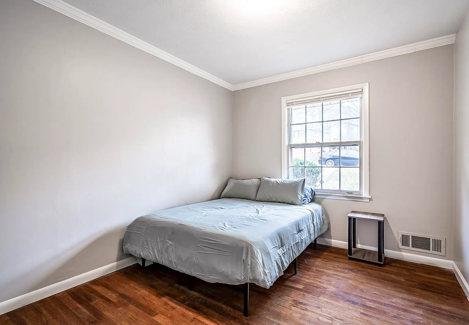 4 bed, 3.0 bath, 1860 sqft, $637 — Photo 2