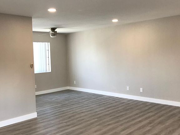 3rd image of 501 Hyde Park Pl APT 8