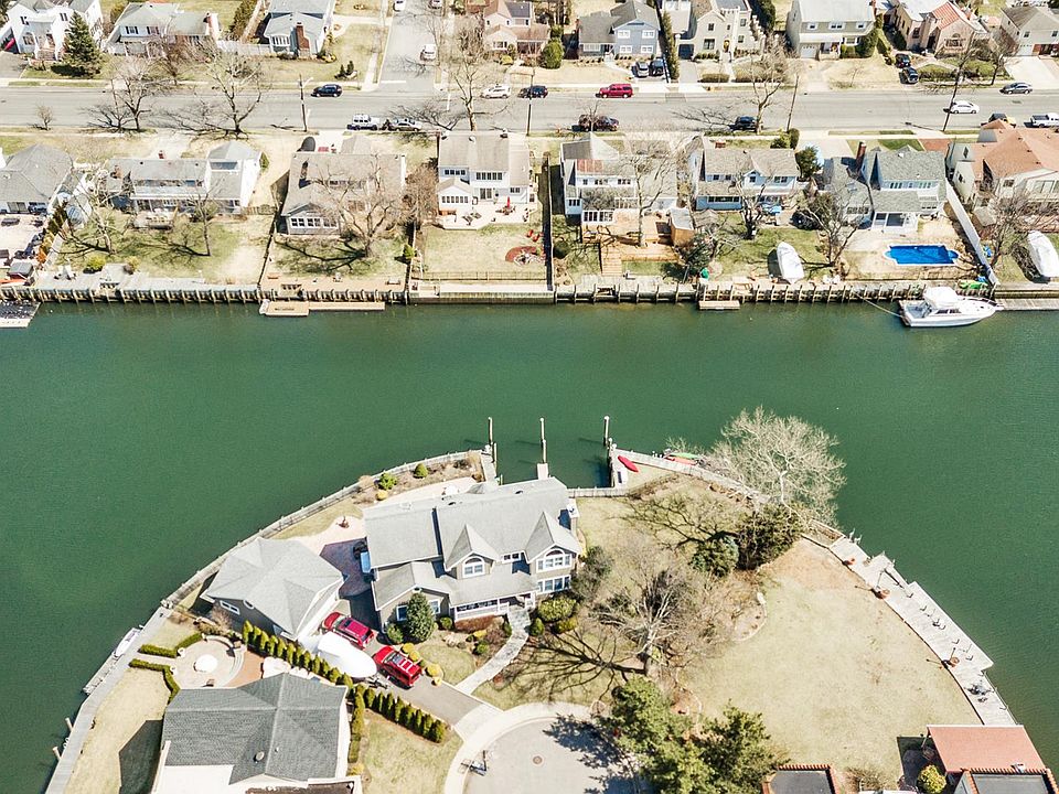 47 Biltmore Blvd, Massapequa, NY 11758 Zillow