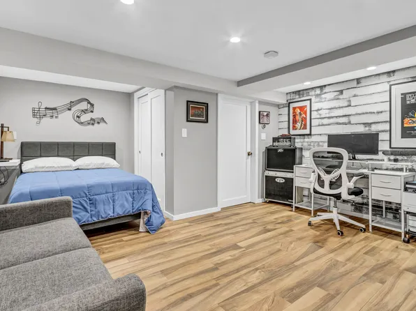 207 Huntington Street image 39 of 43