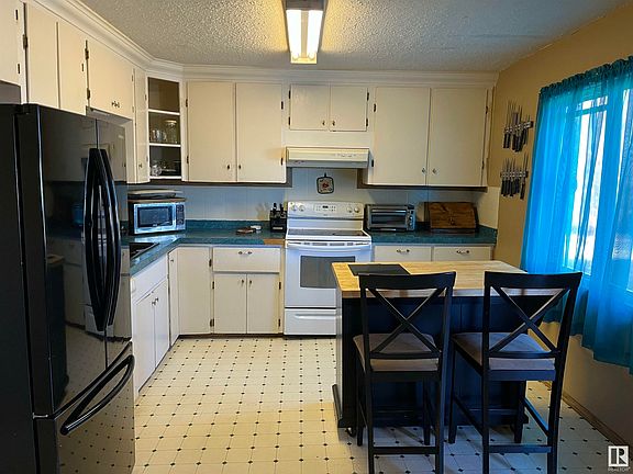 4th image of 62202 Range Road 444