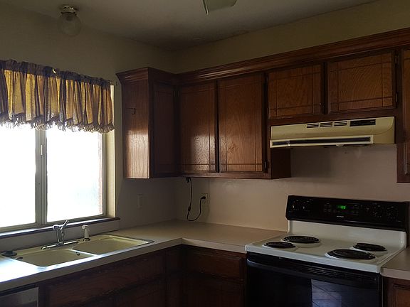3rd image of 6812 NW 130th St