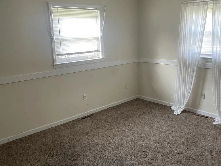 400 Pinnacle St — Photo 11