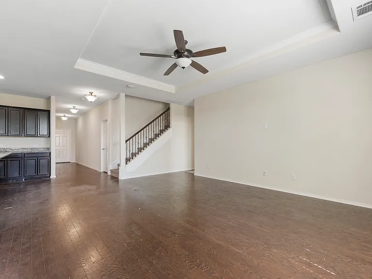 2239 Heaton St — Photo 9