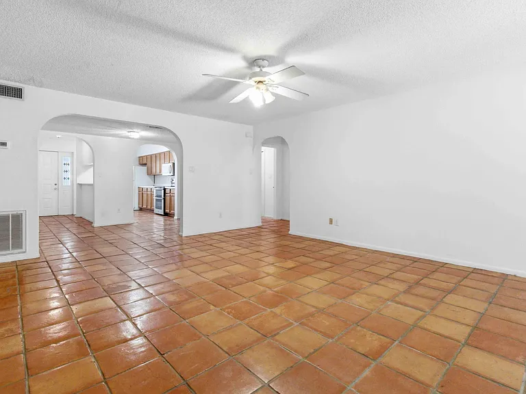 2107 Hidden Grove Ln #34A — Photo 1