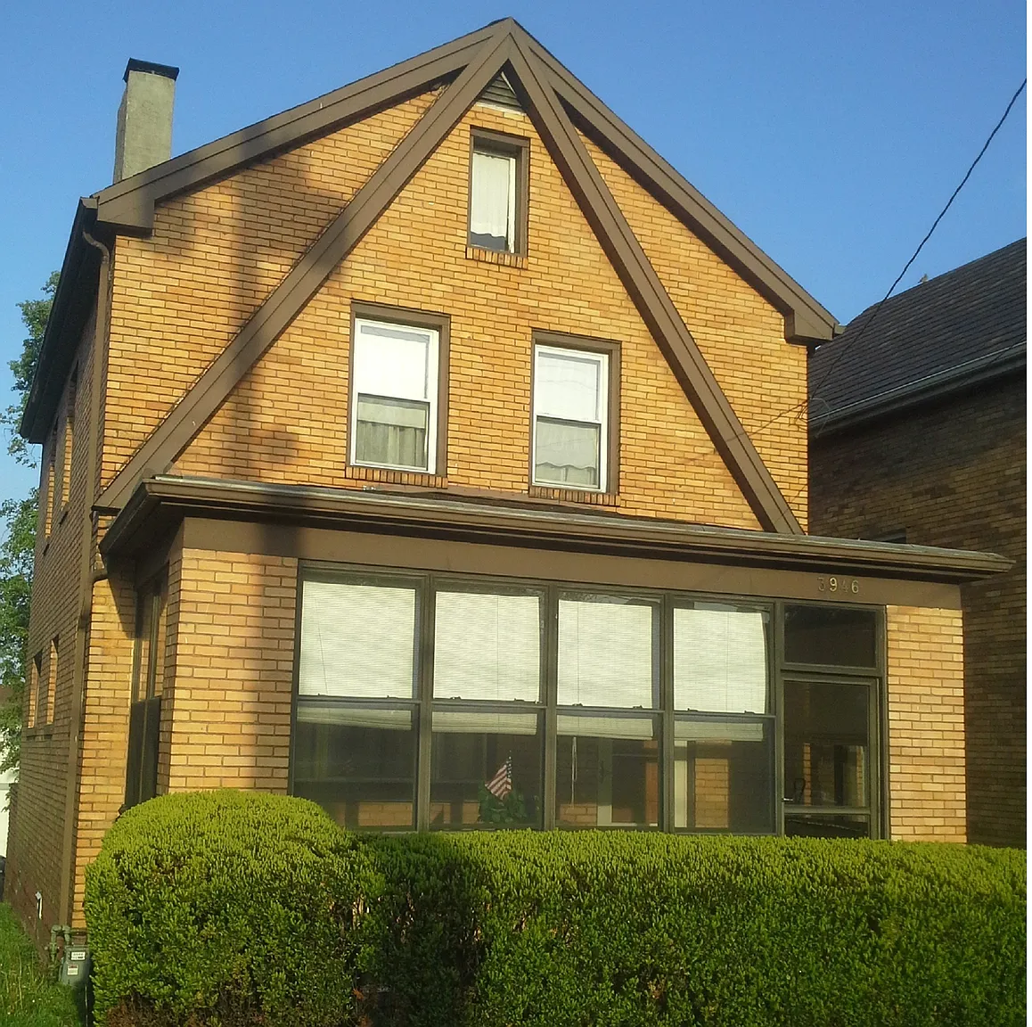 3946 Winterburn Ave photo 1
