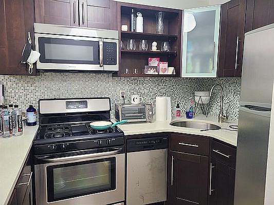 2nd image of 181 7th Ave APT 4D