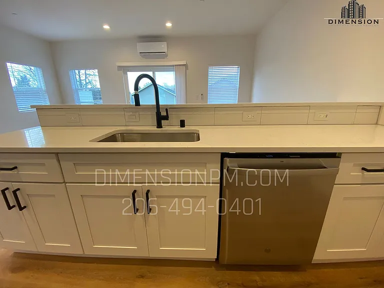 2025 M St NE — Photo 24