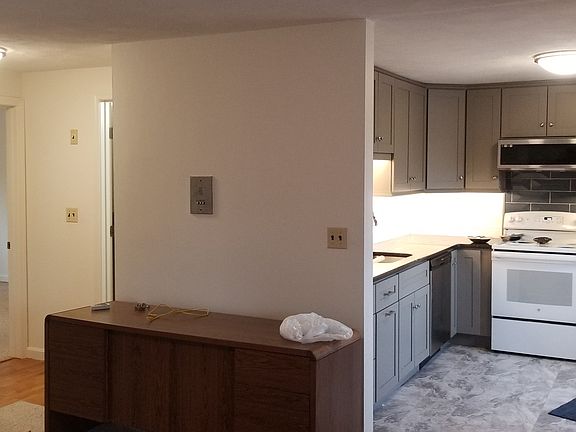 3rd image of 9 Mayberry Dr #A3