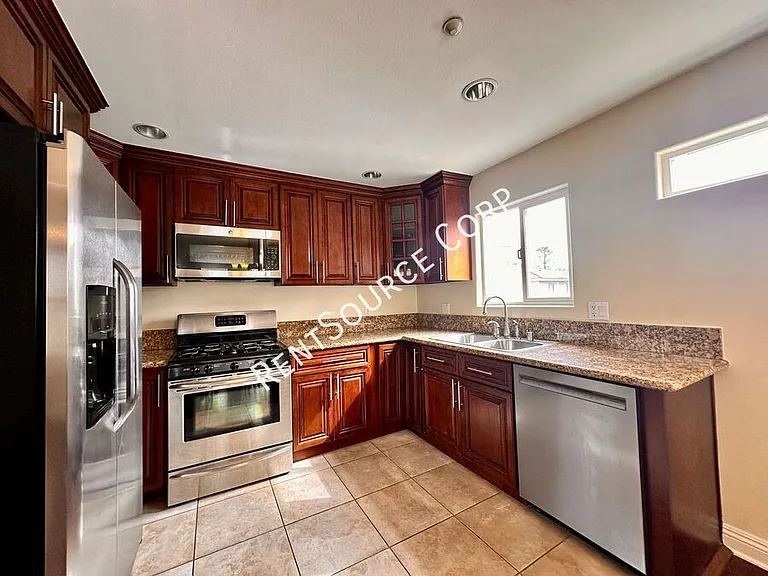 4220 Fair Ave #206 — Photo 8