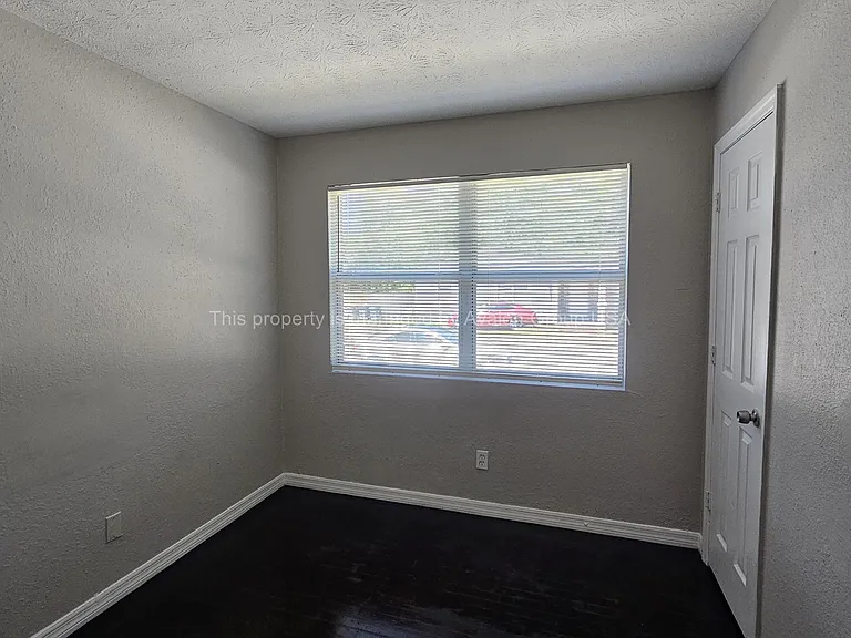 2415 N Canal St — Photo 17