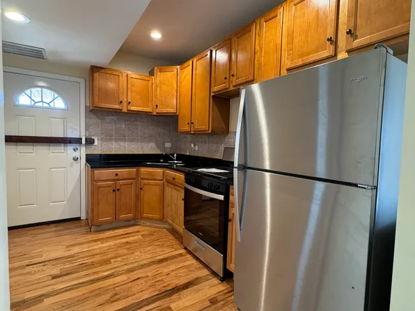 6735 S Eberhart Ave #2, Chicago, IL 60637