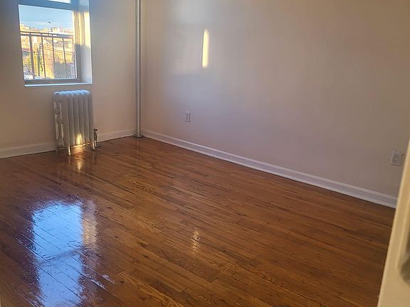 2nd image of 768 E 224th St APT 4