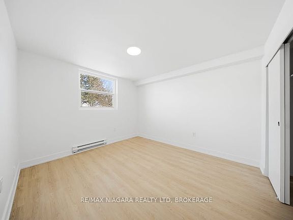 4th image of 25 Downes Ave