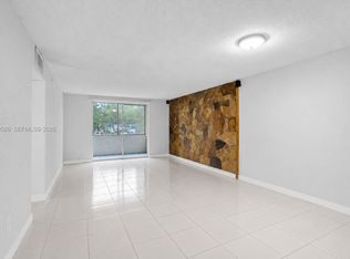 Summit Chase Condo, Miami, FL 33126