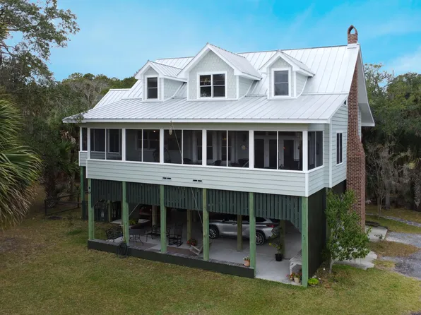 9715 Two Pines Rd, Mc Clellanville, SC 29458