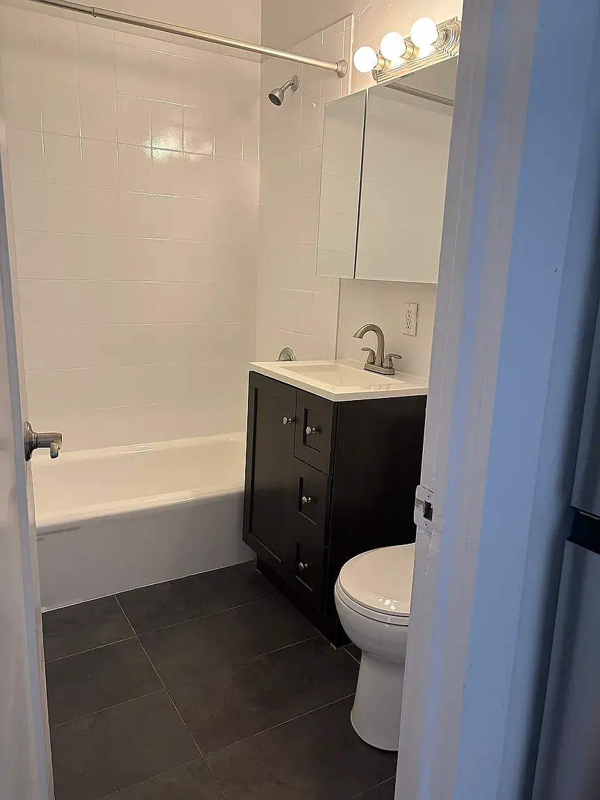 42 West 56th Street — Photo 3