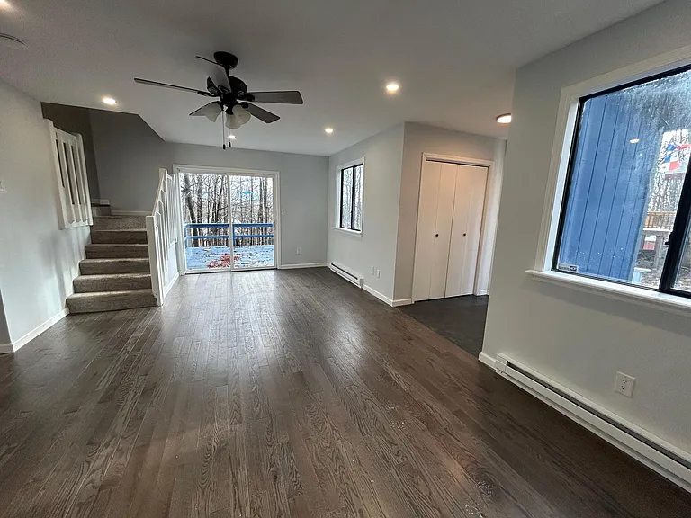 2439 Winding Way — Photo 4