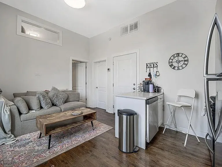2362 N Clybourn Ave #3F — Photo 2