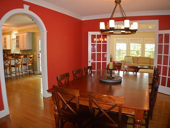 5th image of 1620 Strawberry Ln