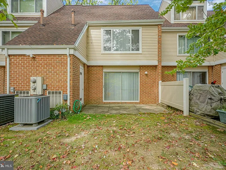 1025 Oaklyn Ct #1025 — Photo 16