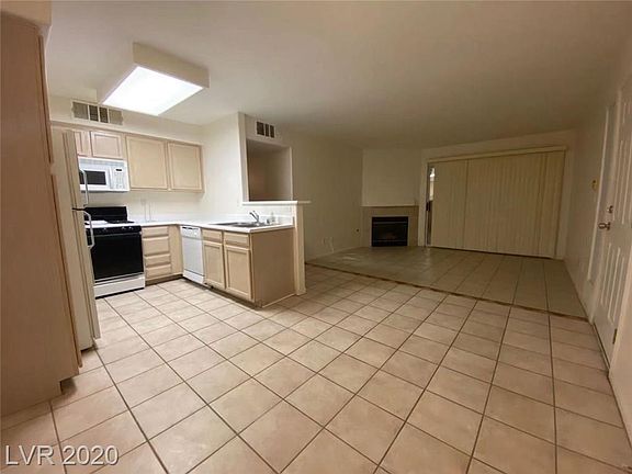 3rd image of 3065 Casey Dr Unit 201